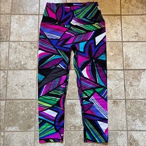 BNWOT K-DEER patterned mid-calf leggings